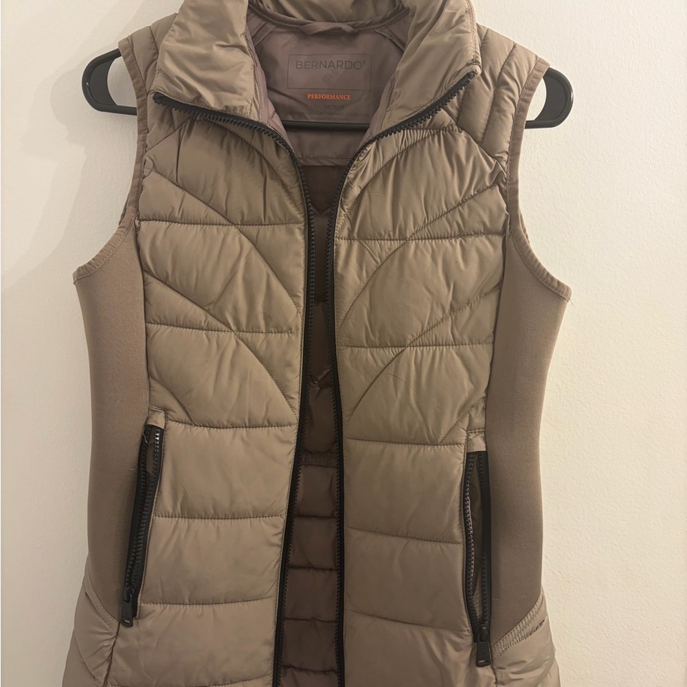 Bernardo Women's Beige Quilted Vest